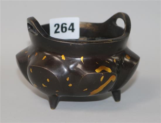 A gilt splashed bronze censer D. 11cm